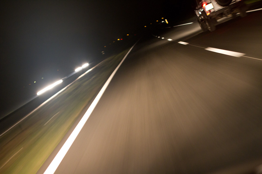 Syndicat des équipements de la route - Une route de nuit (Crédit : SAR)