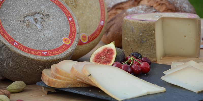 Route du fromage AOP Ossau-Iraty : Basques, Béarnais, fermiers ou issus de fromageries, un aperçu de la large gamme de fromages AOP Ossau-Iraty (cliquez sur l’image pour obtenir la HD – Crédit : AOP Ossau-Iraty )