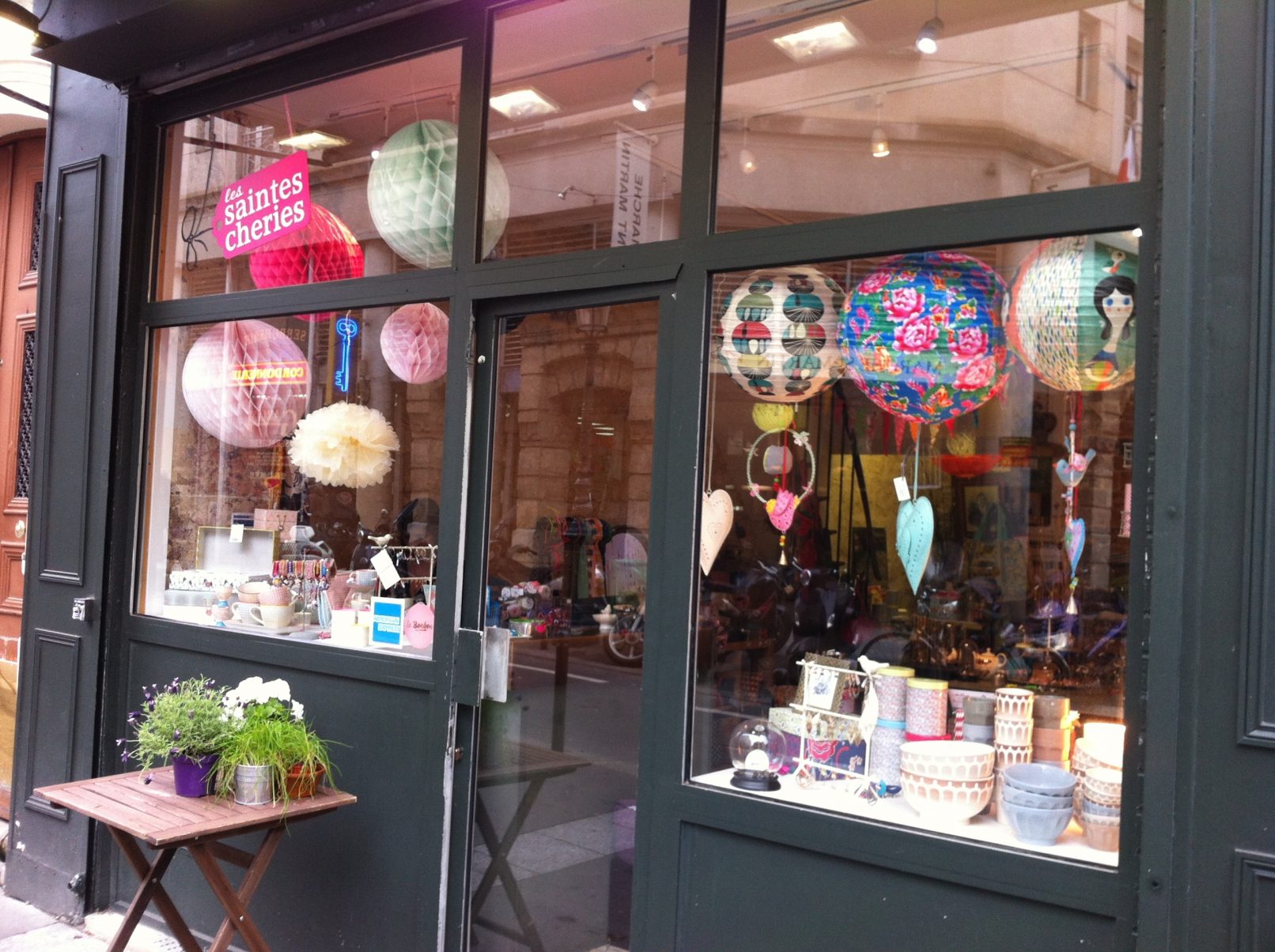 Les Saintes Chéries