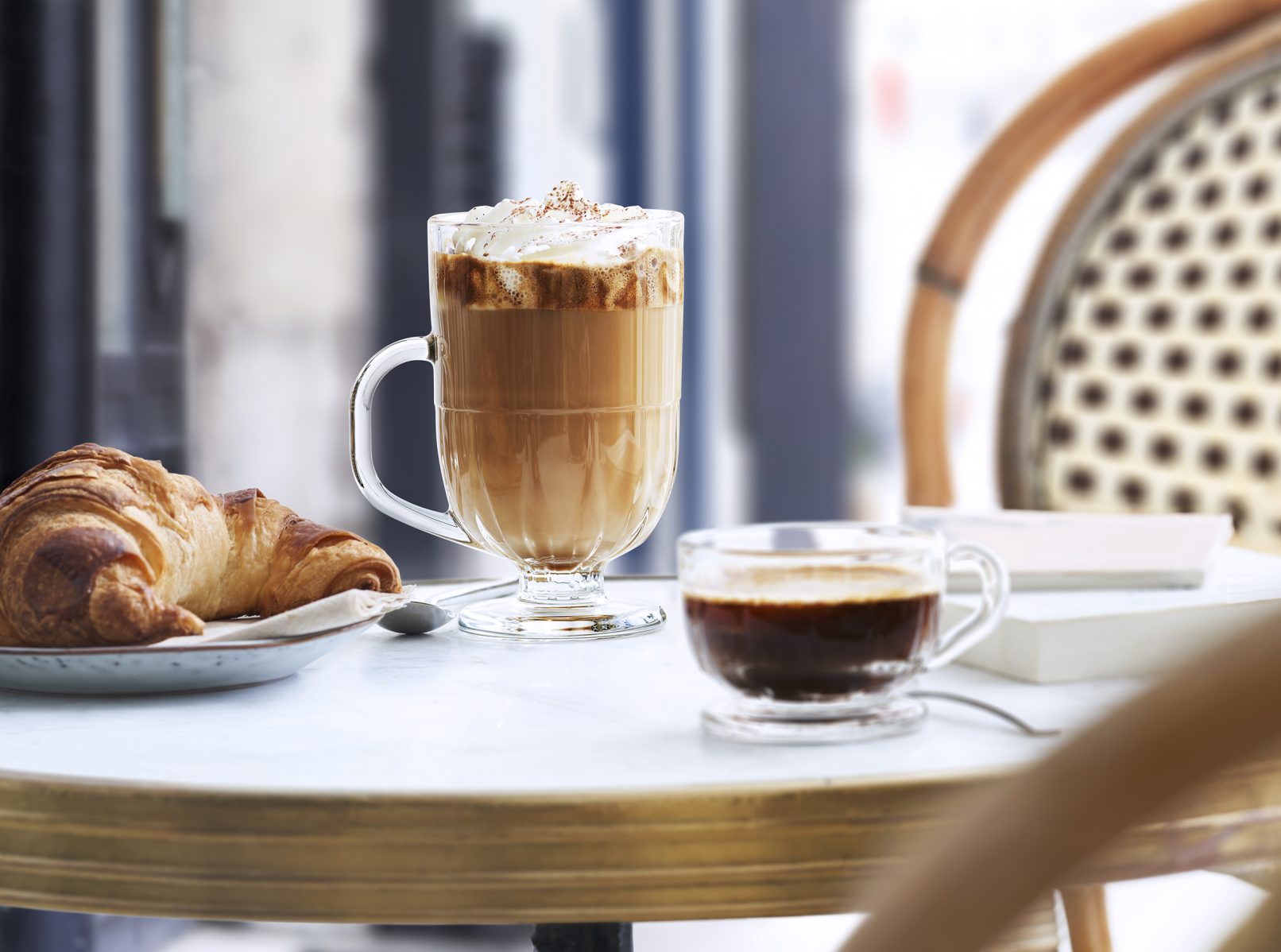 Design : La Racine conçoit une collection 'Flore' de mug et tasse pour La Rochère